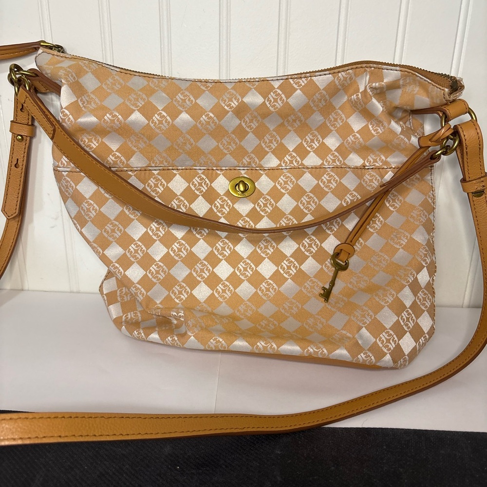 Fossil Tan/Gold Shoulder Purse